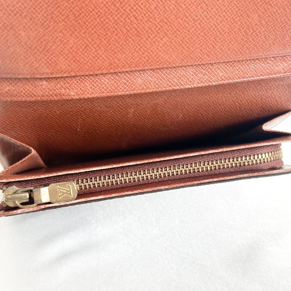Louis Vuitton Monogram Wallet - Picture 13 of 16